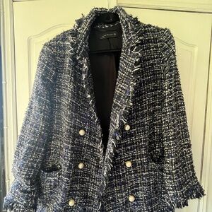 ZARA tweed jacket. Lightweight but cozy. Size XL great condition!
